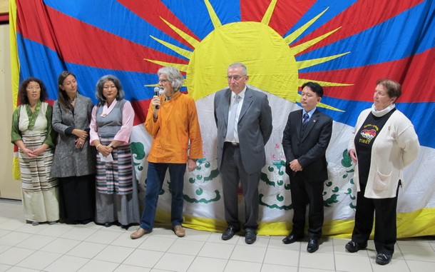 Cérémonie autour du drapeau Tibétain au CAS 